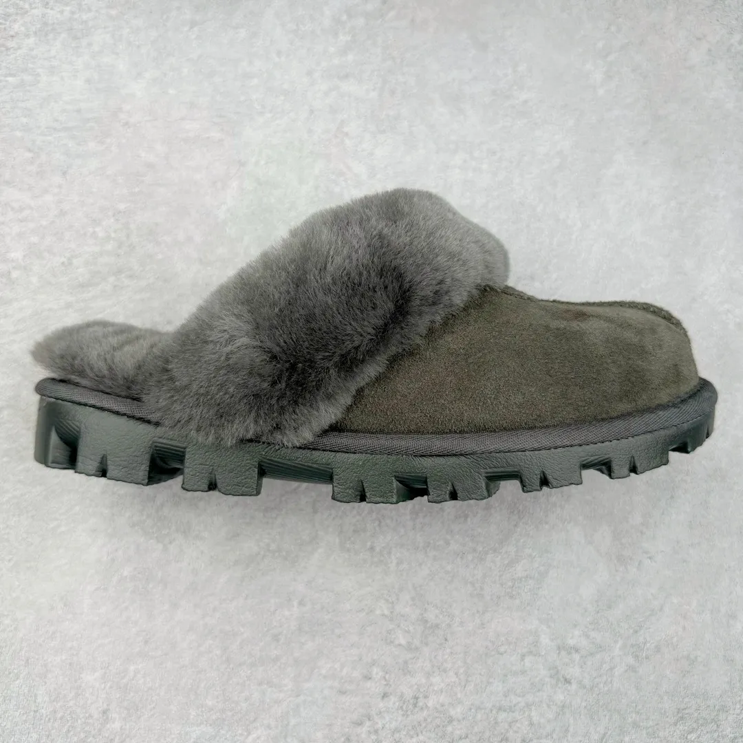 Pick up locally 💰440 UGG 5125 Star drag autumn and winter sheep fur integrated snow boots. All shoes are made of ZP. Longfeng A-grade Australian imported sheep fur integrated brand OEM production line. Fully follow the ZP process. OEM original pattern maker. Adhering to the principle of no original shoe development and selection. Pay attention to every detail. The most authentic version on the market. TREADLITE "light wing" technology outsole. Lightweight/durable/flexible/pile size: 35 36 37 38 39 40 Coding: by2936040